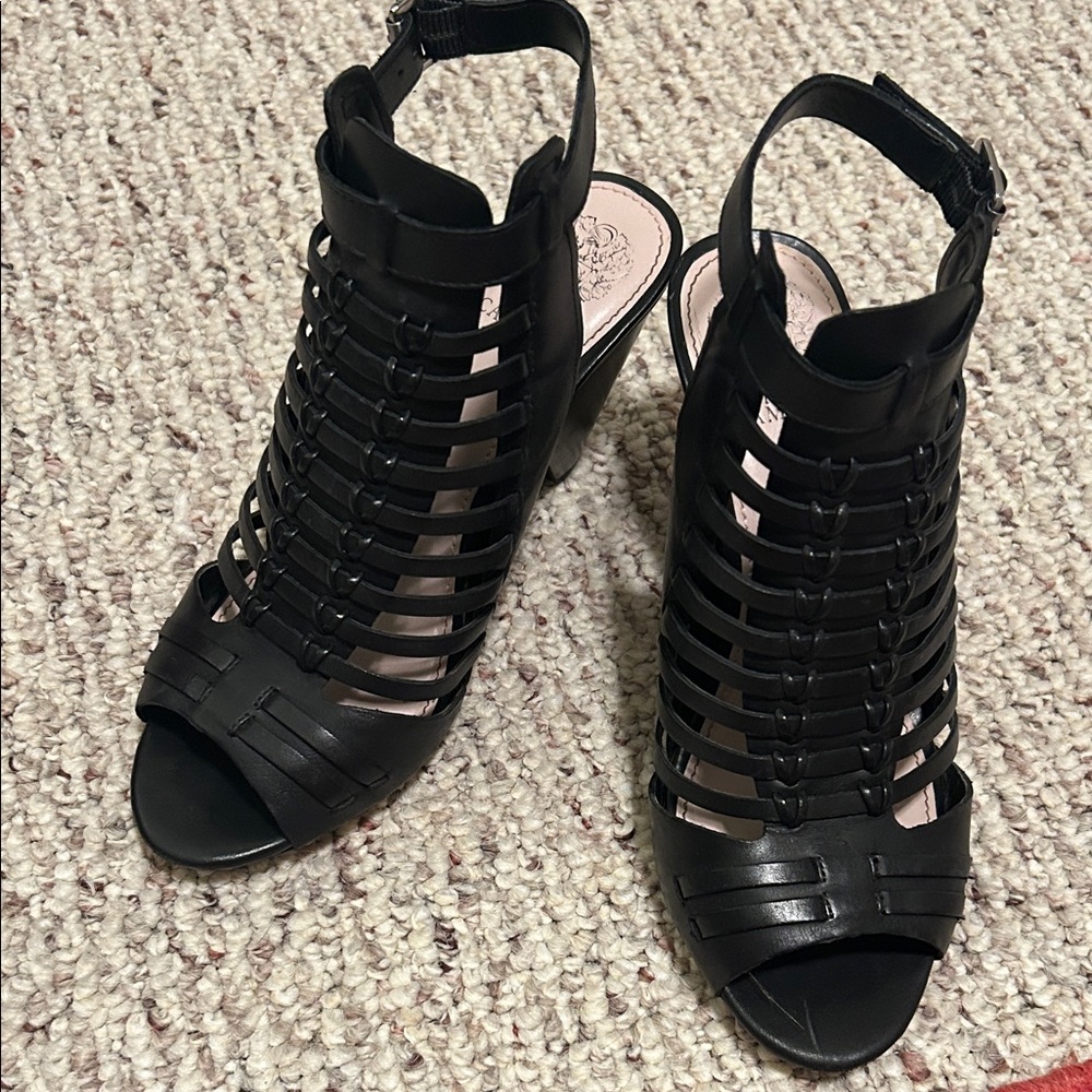 Vince Camuto black sandal strappy gladiator 6.5